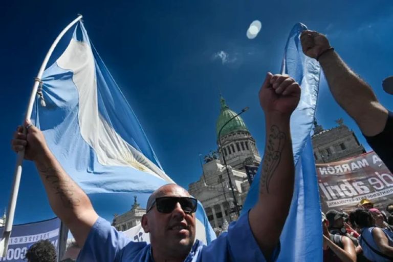 CABA: en la marcha contra la reforma laboral detuvieron a cuatro menores, uno de ellos con pedido de captura