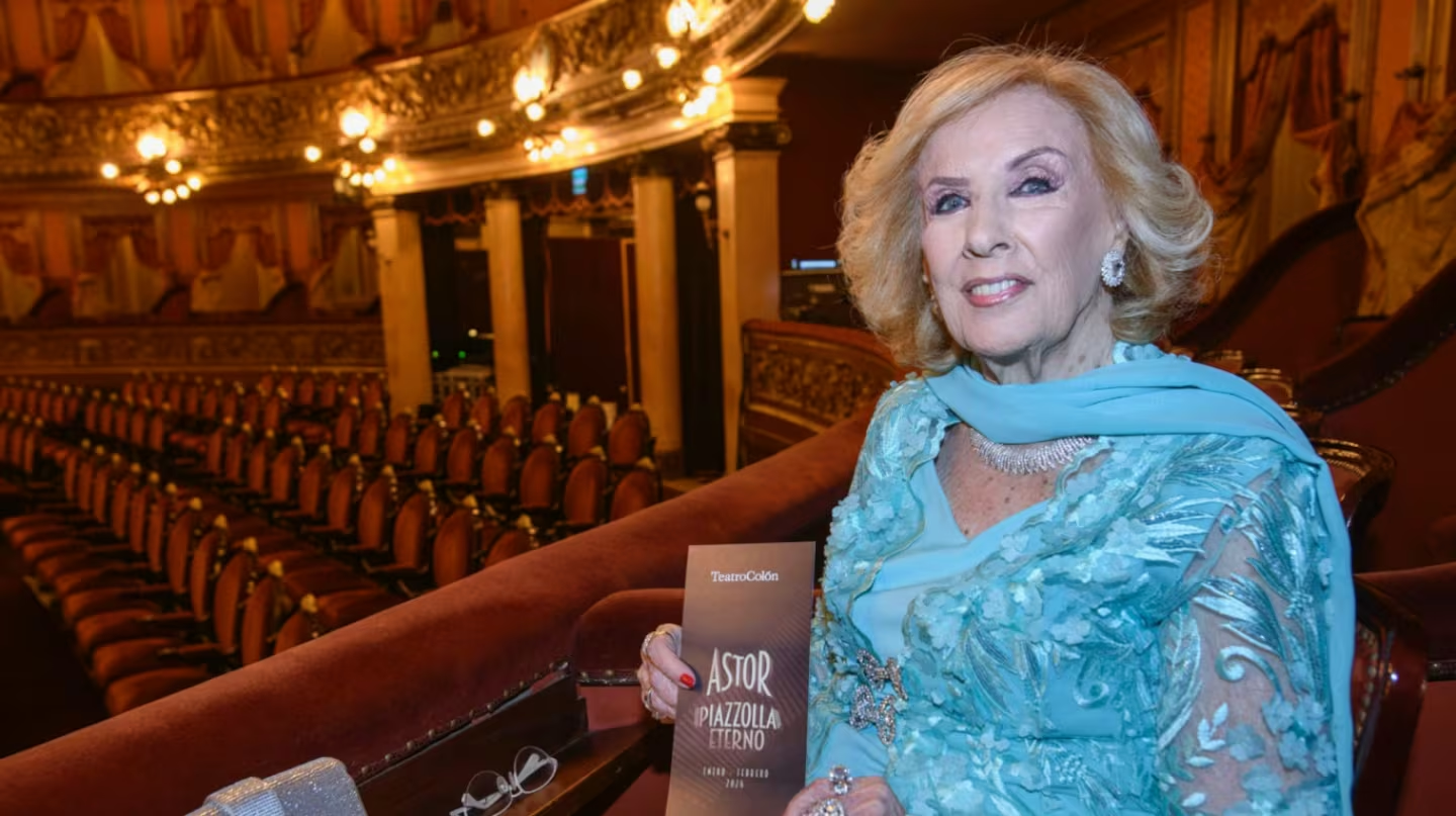 Mirtha Legrand fue a ver “Astor, Piazzolla Eterno” y aplaudió de pie: las fotos de su noche en el Teatro Colón