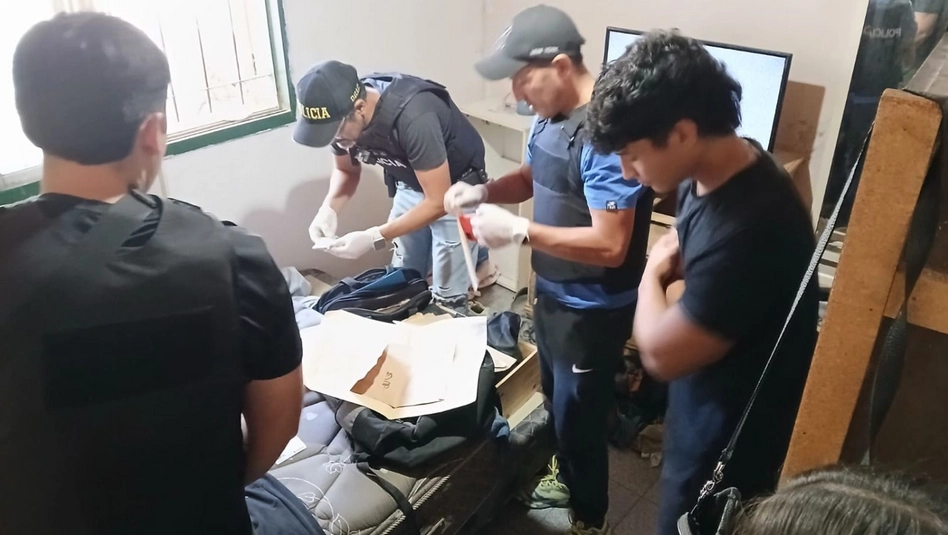 Santa Rosa: detienen a una pareja acusada de robar en un local de motos