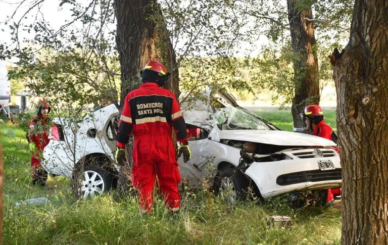 Santa Rosa: murió una persona tras despistarse y chocar contra unos árboles en la zona del Bajo Giuliani