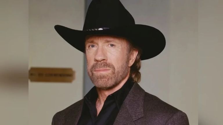 Estados Unidos: murió Chuck Norris a los 86 años tras ser internado en Hawái
