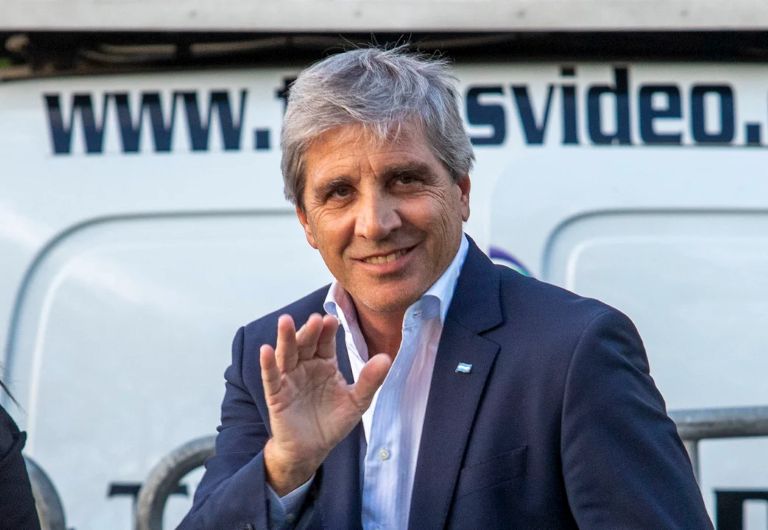 Caputo sale otra vez a buscar financiamiento en el mercado local