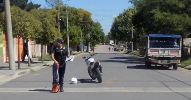Santa Rosa: murió un joven motociclista tras chocar contra una camioneta