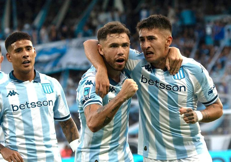Fútbol: sin despeinarse, Racing le ganó a Estudiantes de Rio Cuarto en Avellaneda