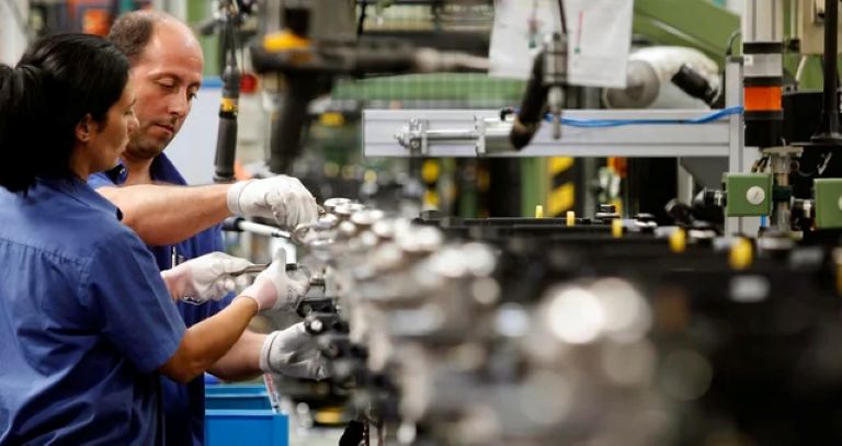 Cuatro de cada diez trabajadores son informales, según informe de la UBA