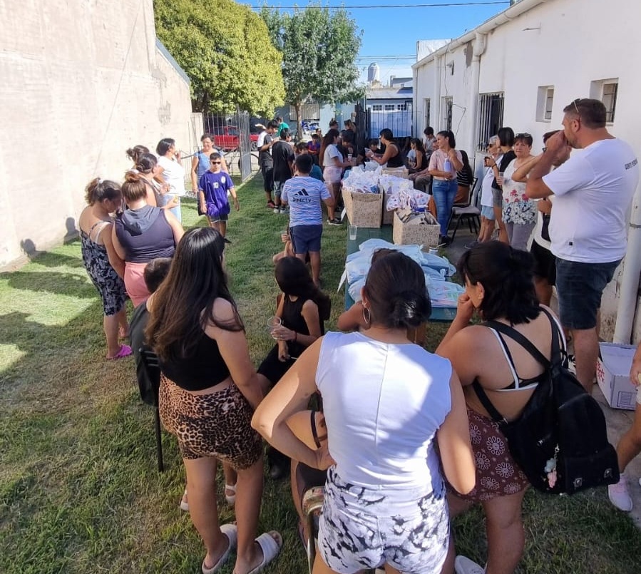Santa Rosa: jornada solidaria de la Unidad Básica “Mito Arias” para acompañar el inicio de clases